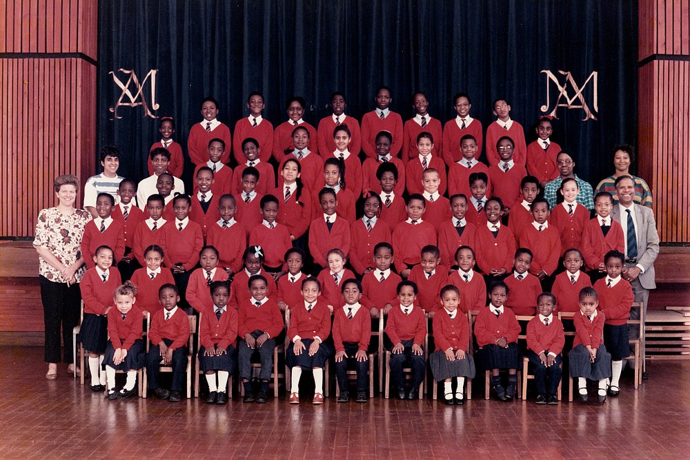 The Harper Bell School opened its doors in September 1988 with three teachers and 36 pupils. It grew steadily in numbers. This photo was taken in 1989/90.